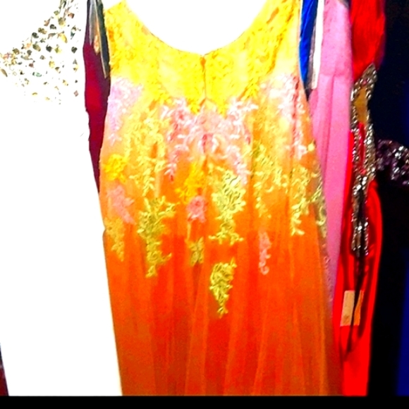 Lace Dress - Picture 4 of 4